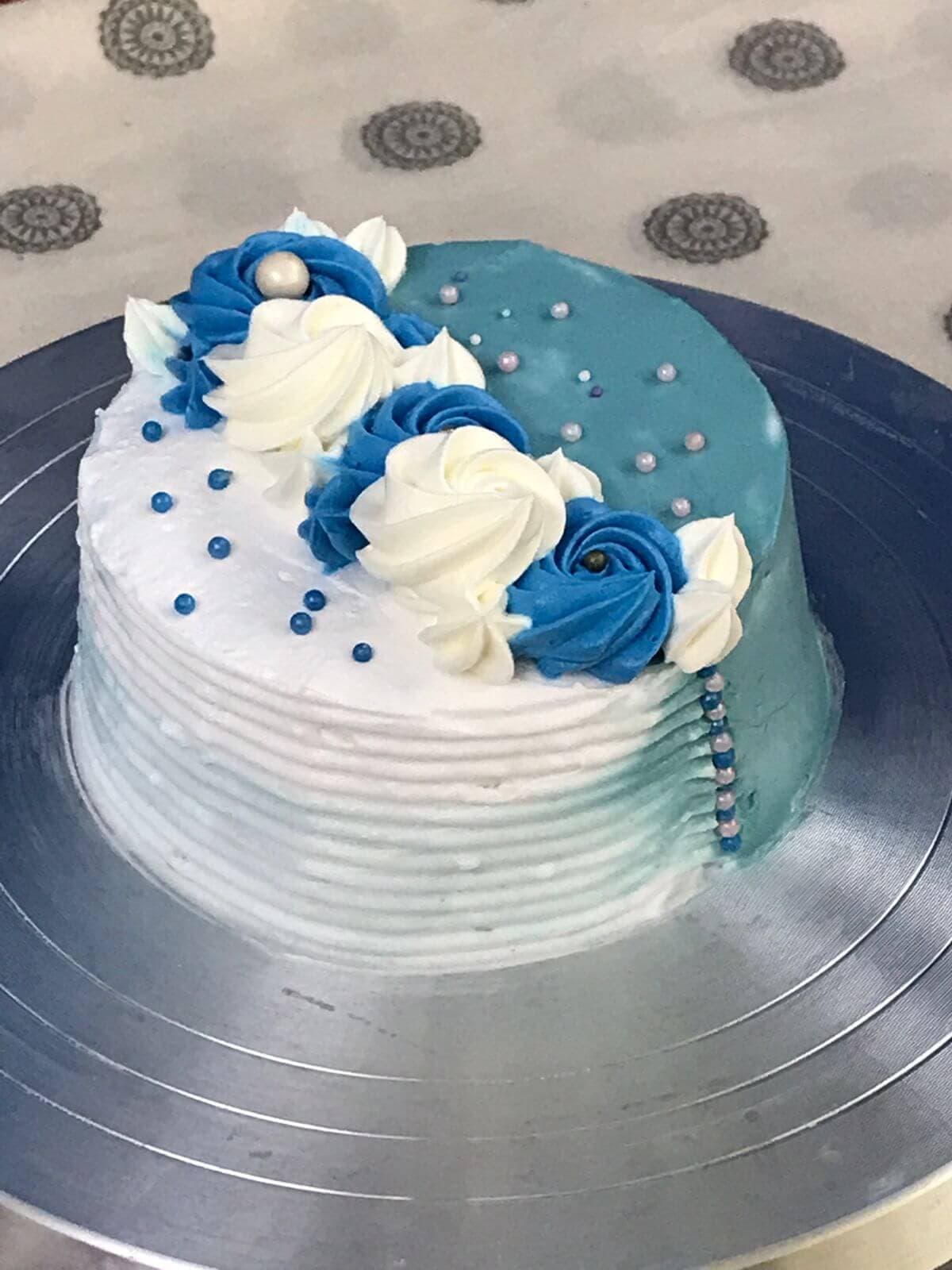 Roksana's Kitchen — handcrafted cake 24