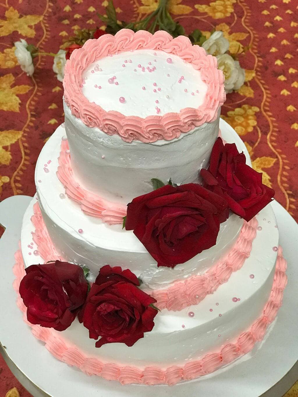 Beautiful layered cake with roses — Roksana's Kitchen